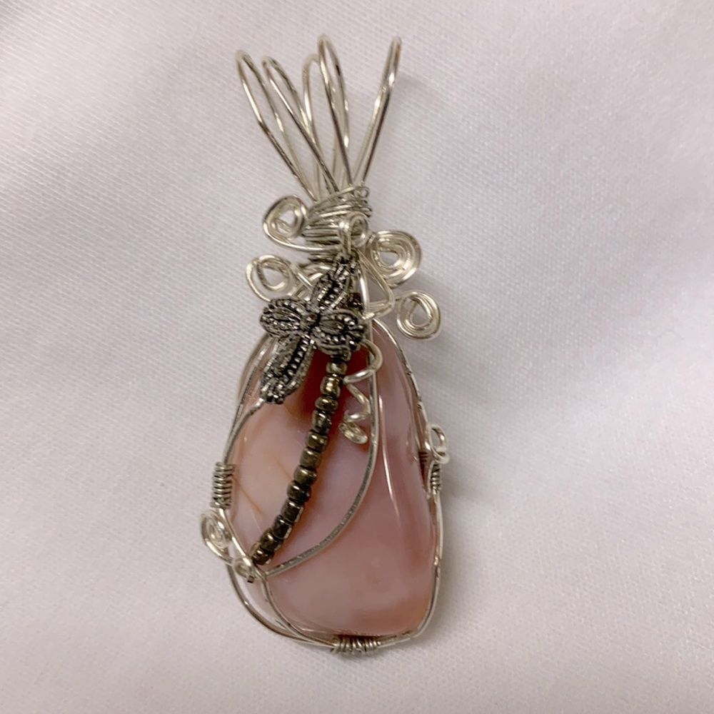 Wire wrapped pink stone pendant EUC